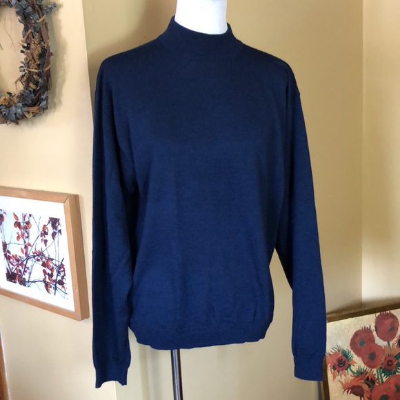 Vintage CLUB ROOM Sz Small MED
100% Extra Fine Merino Wool
Deep Navy HONG KONG - Picture 5 of 12